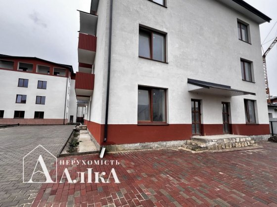 Продам велику 1-кімнатну квартиру З ОКРЕМИМ ВХОДОМ в новобудові Каменец-Подольский