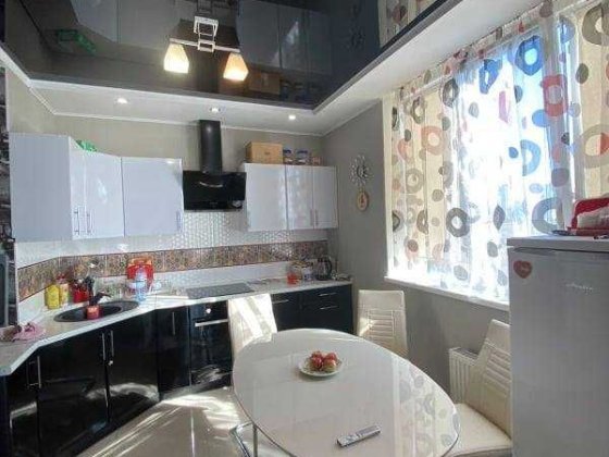 2к.квартира Кольоровий бульвар