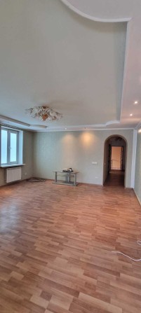 Продається велика 5-ти кімнатна  квартира. Центр. - фото 1