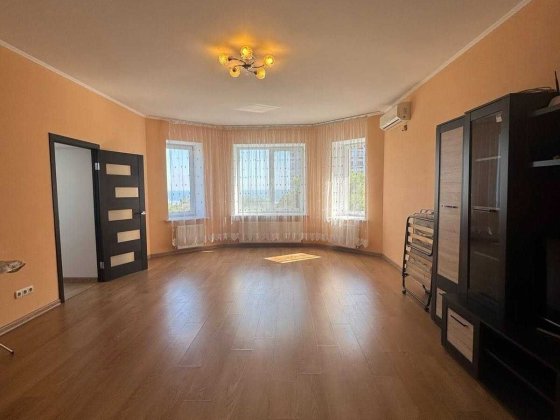 Простора 2 кім.квартира біля моря у новобудові Чорноморськ