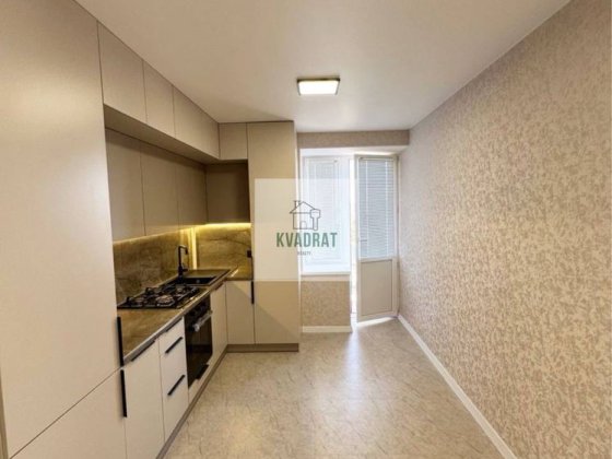 Продам чудову 1-кімнатну квартиру з  новим ремонтом Каменец-Подольский