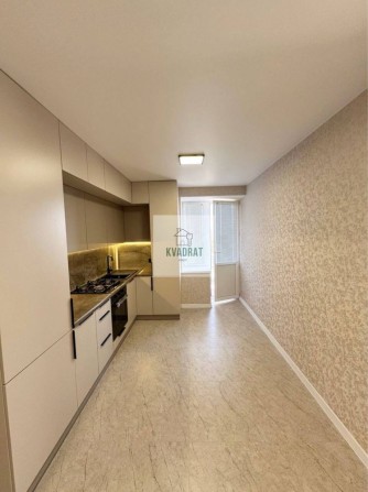 Продам чудову 1-кімнатну квартиру з  новим ремонтом - фото 1