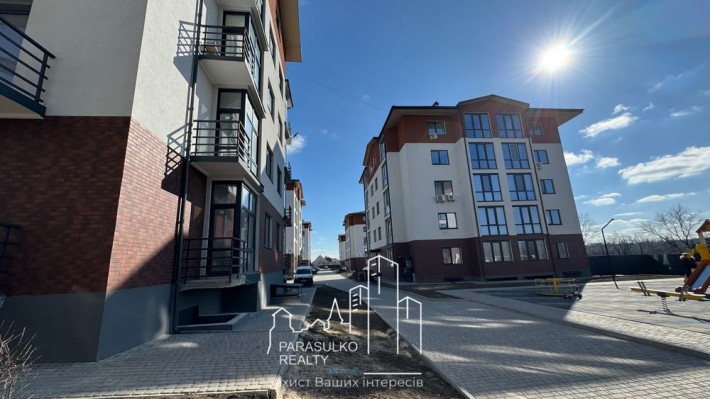 Продам велику 3-х кімнатну квартиру - фото 1