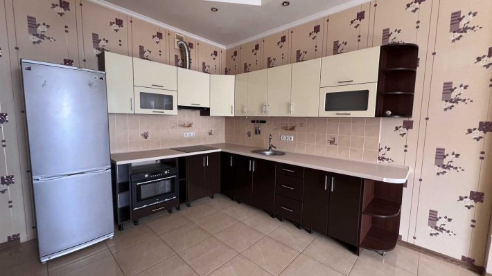 Продам просторную 1-комнатную квартиру с видом на море г. Черноморск - фото 1