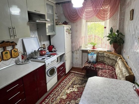 Продаж трикімнатної Вул Клубна Конотоп