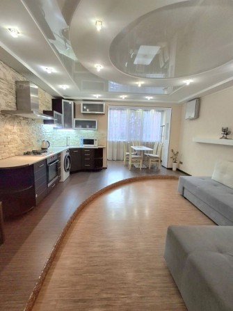 Продам 3к квартиру . Классная локация  ! - фото 1