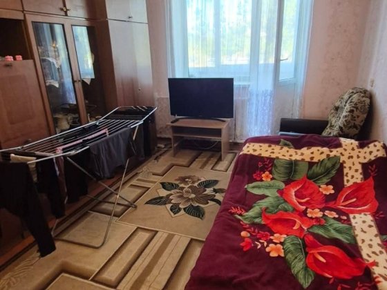 Продам 3-х кімнатну квартиру,р-н Чолівка,з гаражем Коростень