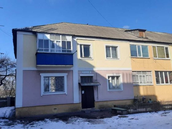 Продається трикімнатна квартира Конотоп