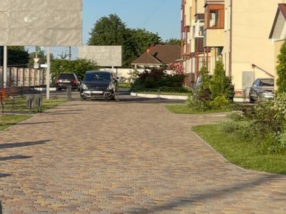 Простора 3-кімнатна квартира Конотоп, район Анкор 78 квадратних метрів Конотоп