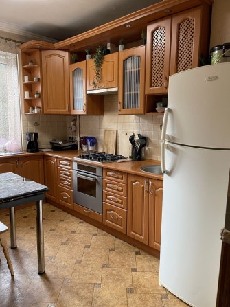 Продам 3к квартиру, вул. Синьоозерна, 4а, Святошино - фото 1