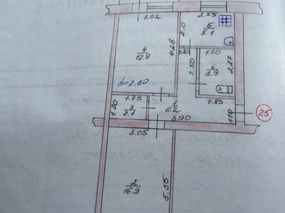 Продам 2х комн квартиру в центре города Лозова