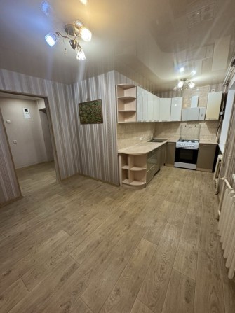 Продам  3-х кімнатну квартиру  в м. Лозова - фото 1