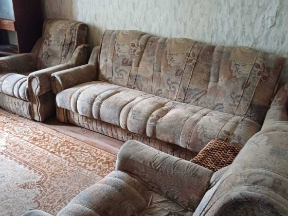 Продам СВОЮ 2 - кімнатну квартиру разом з ділянкою та приміщеннями Люботин