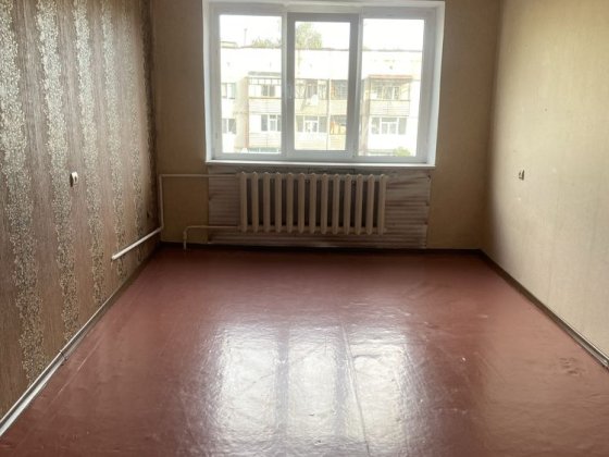 Продам 2-х кім. кв «чешку» на 3- м з МП вікнами Лозова