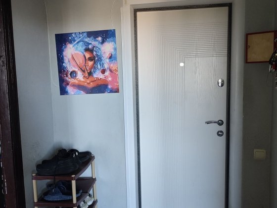 Продам однокімнатну квартиру на 2 мікрорайоні Лозовая