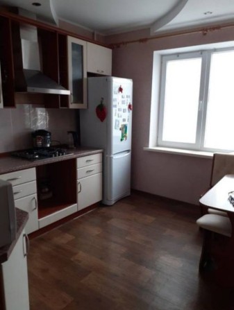 Продам квартиру 3-х кімнатну на Лазурному - фото 1