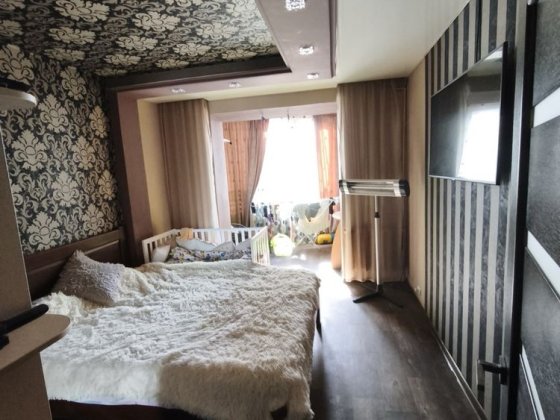 Продам 3-х кімнатну квартиру Лозовая