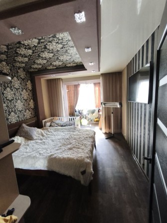 Продам 3-х кімнатну квартиру - фото 1
