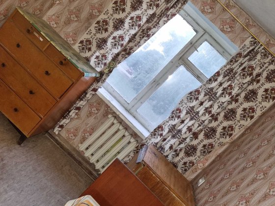 Срочно продам 2-х комнатную квартиру на 1-м микрорайоне Лозовая