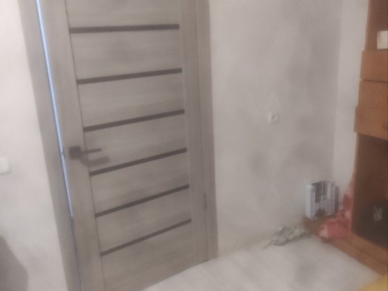 Продам квартиру однокімнатну Лозовая