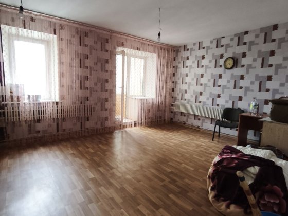 Продам 2кв на 4мн с большой кухней. Лозова