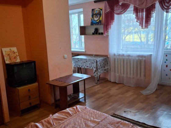 Однокімнатна  напроти Сільпо в центрі міста Миргород