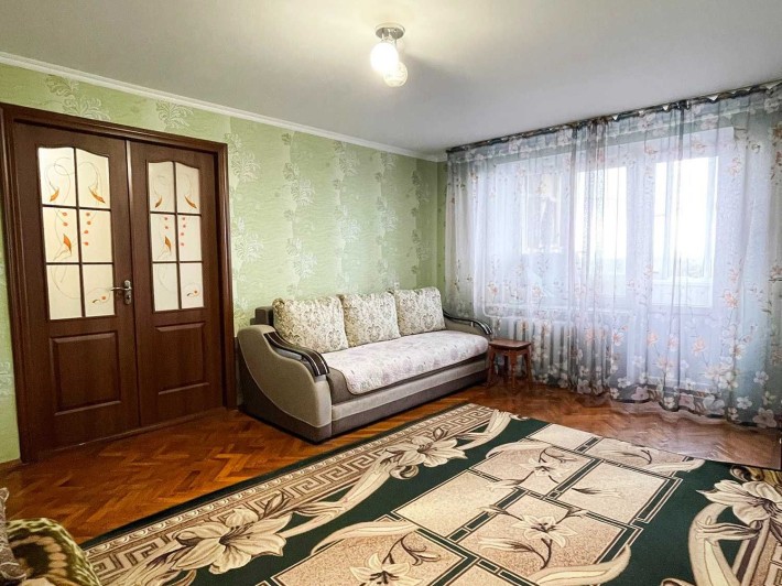 Продається квартира по вул. О.Пчілки . 38 м2 - фото 1