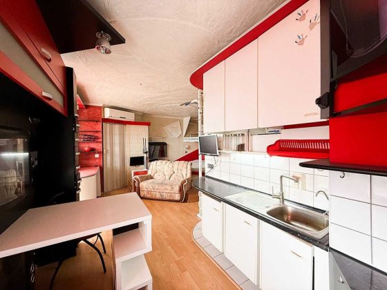 Продається квартира-студія по вул. Героїв ЗСУ Нововолынск