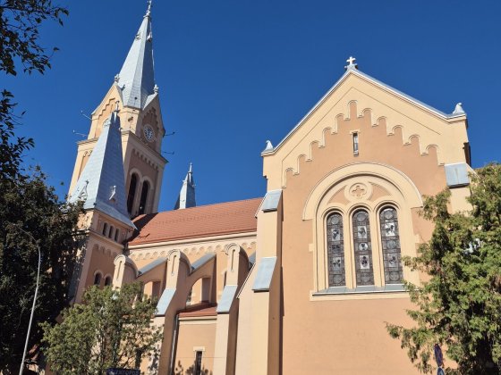 Продаж трьохкімнатной квартири в тихому центрі. Мукачево