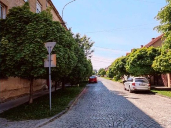 "Нерухомість Закарпаття". Продаж 3 кімнатної квартири в центральній ча Мукачеве