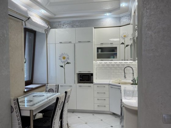 2-кімнатна квартира з індивідуальним дизайном і екслюзивним ремонтом Прилуки