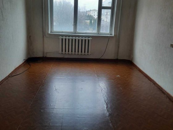 Продам 3-х кімнатну квартиру у центрі міста, Гостиннодвірська Ромны