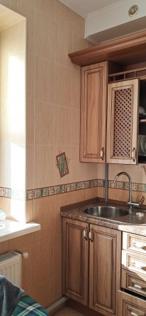 Продам 3  кімнатну квартиру в  в/м на 1 поверсі 2 поверхового будинку. - фото 1