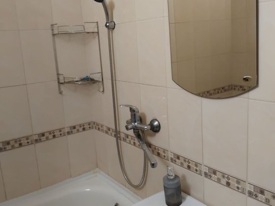 Продається простора 1 кімнатна квартира,в хорошому районі. Павлоград