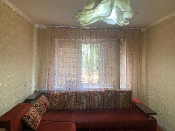 Продам 2-кімнатну квартиру, район першої школи Павлоград