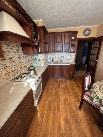 Продам 3 ком квартиру с гаражом и кладовкой. Можно по сертификату! - фото 1