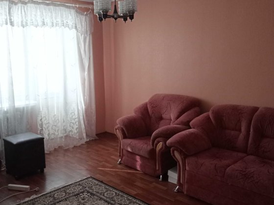 Трикімнатна квартира з газовим опаленням, ремонтом та меблями (Машбуд) Смела