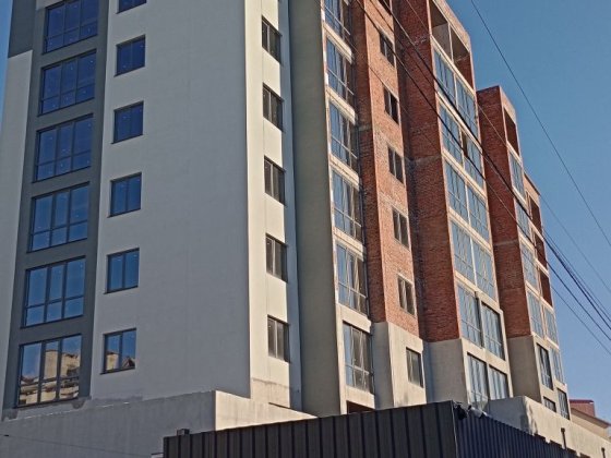 Велика однокімнатна квартира у зручному районі Староконстантинов