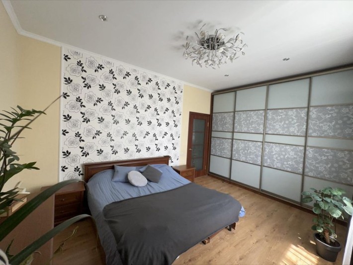 Квартира 3 кімнатна + гараж - фото 1