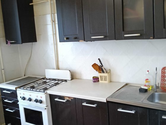 АН продає звичайну 2во кімнатну ПХЗ сш №6 3/5 права н/п,середина Павлоград