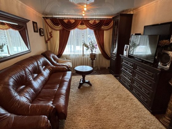 Продается 2 комнатная квартира. Самый центр. Славянск.Можно сертификат 