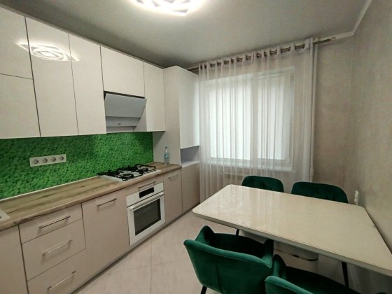 Сучасна 3х кімнатна квартира. Центр. 60м² 3 поверх Автономне опалення. Умань