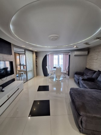 Продаж 4-х кімнатної квартири центральна частина міста - фото 1