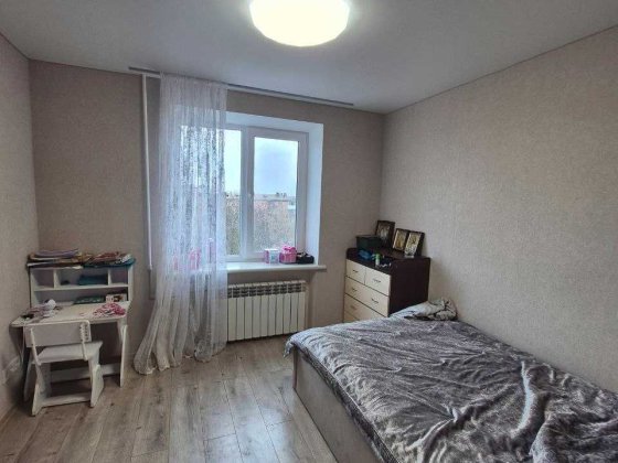 продаж трикімнатної квартири по вул. Захисників України Умань