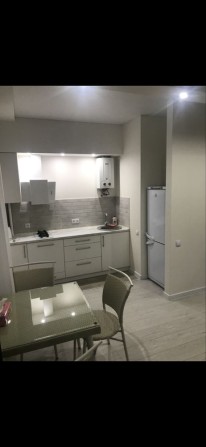 Продам 2-х комнатную квартиру в самом центре - фото 1
