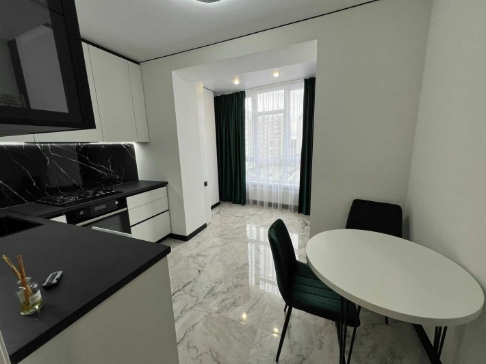 СУПЕР ДИЗАЙНЕРСЬКА 1-кімнатна квартира – Озерна, ЖК «Рауш»  40758 - фото 1