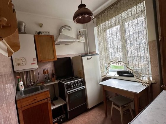 Продам 2 кімнатну квартиру на середньому поверсі Шептицький