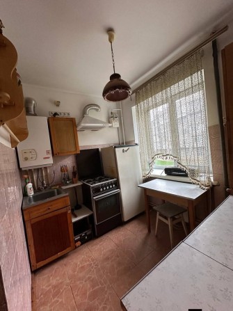 Продам 2 - кімнатну квартиру - фото 1