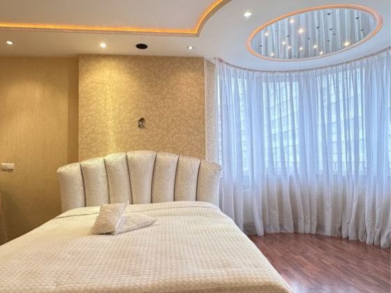 Продаж 2к в центрі міста . Ремонт. Меблі. Техніка. Хмельницкий