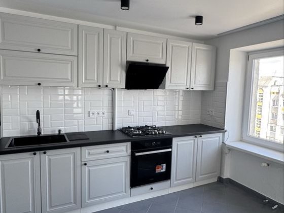 Продаж 3-х кімнатної по Набережній Шептицький